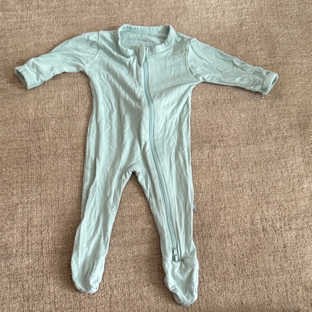 Kyte zip footie NB Mint Green One Piece
